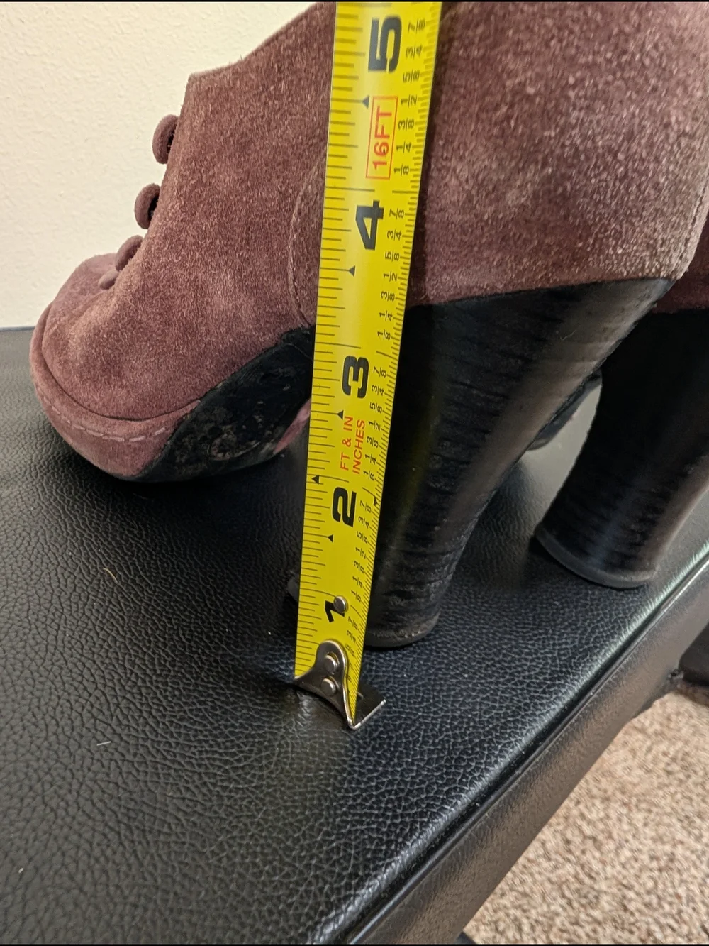Born Crown 8 Mauve Suede Button‎ Accent Ankle Boots - Picture 10 of 10